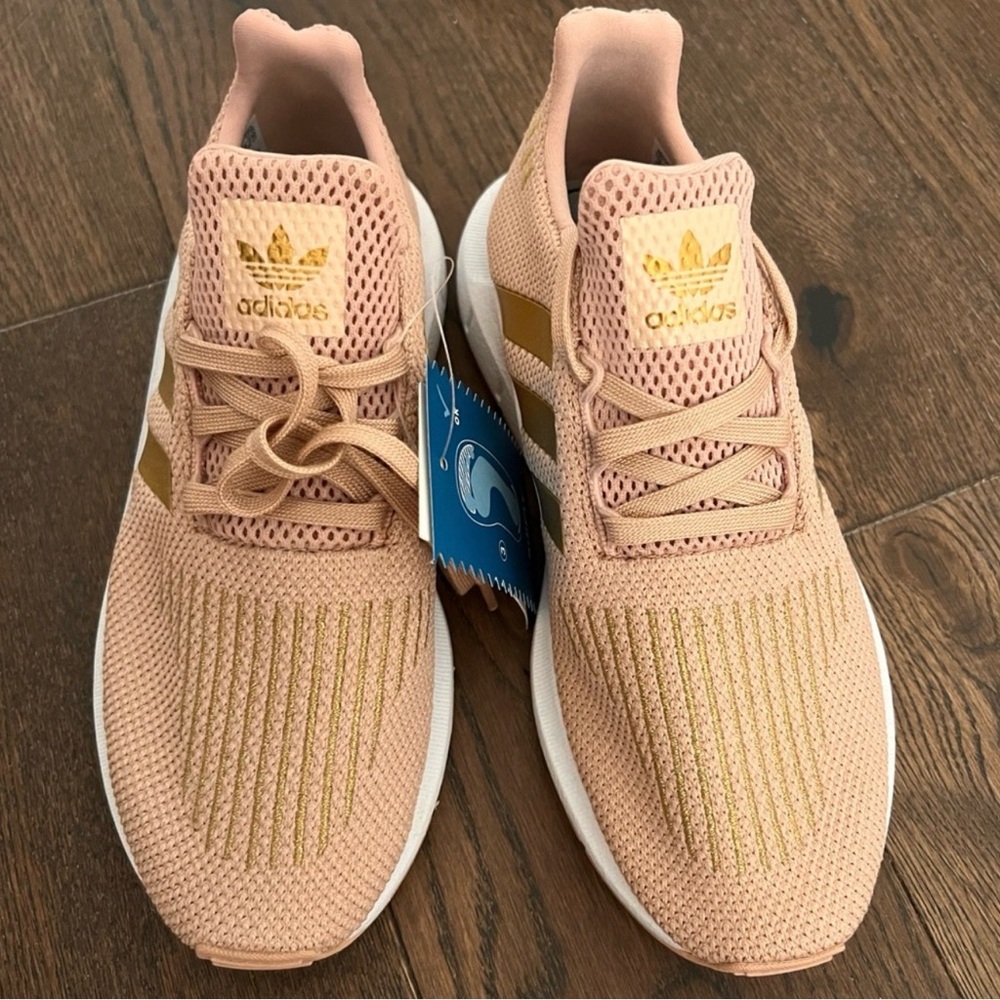 Adidas Pink and Gold Swift Run - Size 5 / 5.5